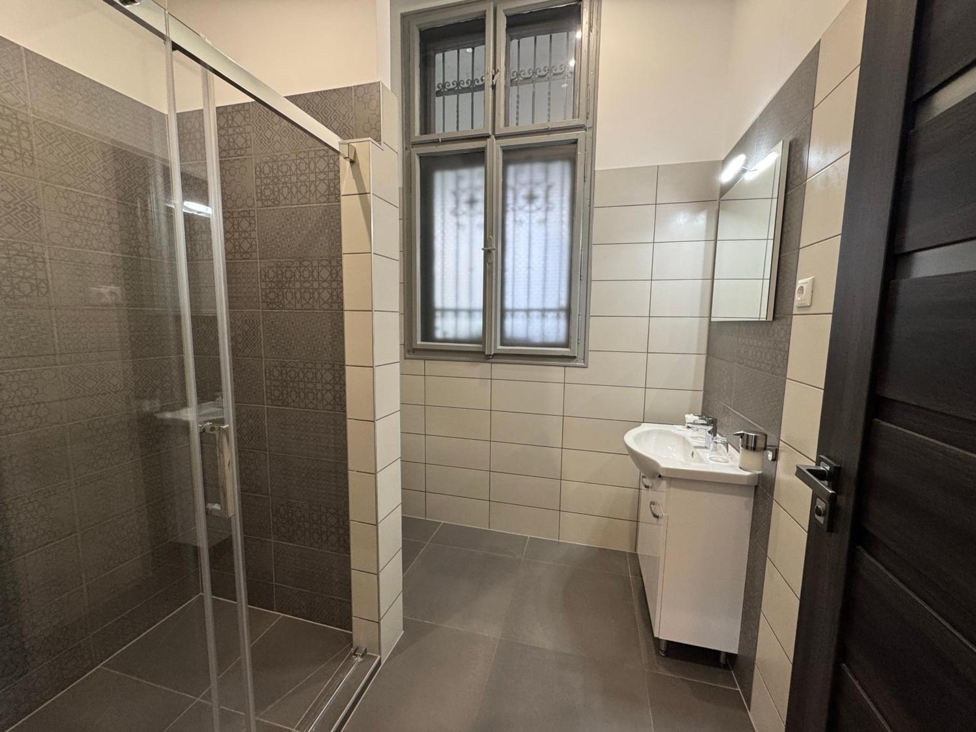 Center Rooms Мишкольц Экстерьер фото