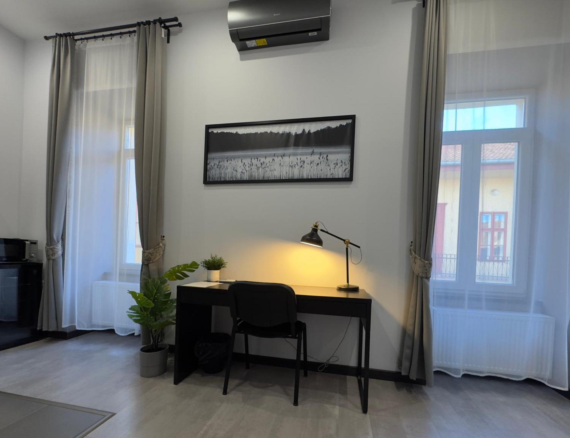 Center Rooms Мишкольц Экстерьер фото