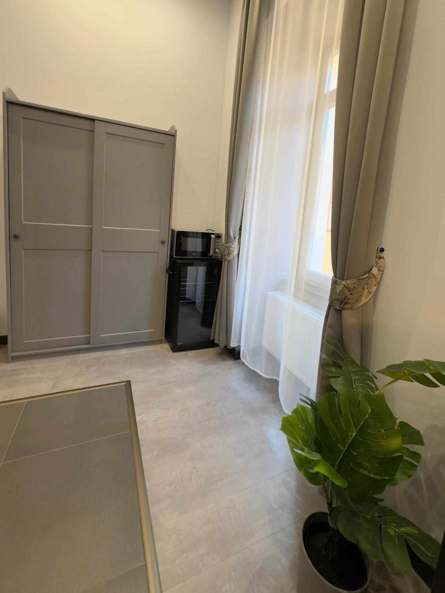Center Rooms Мишкольц Экстерьер фото