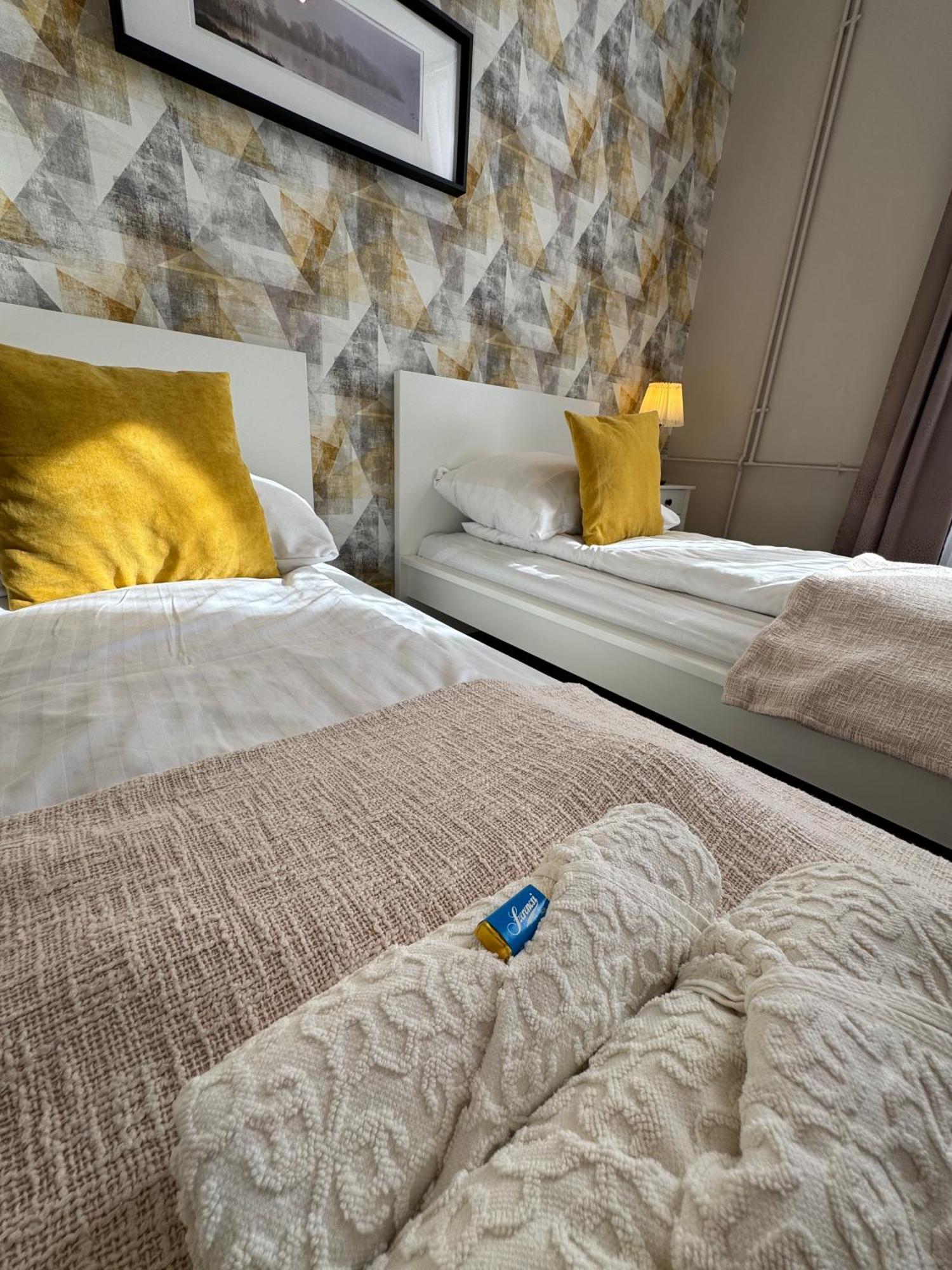 Center Rooms Мишкольц Экстерьер фото