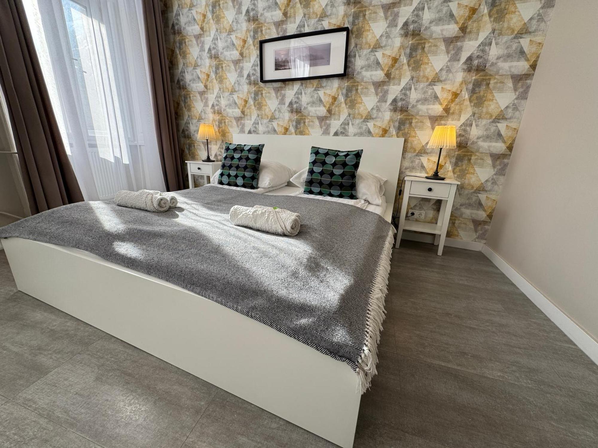 Center Rooms Мишкольц Экстерьер фото