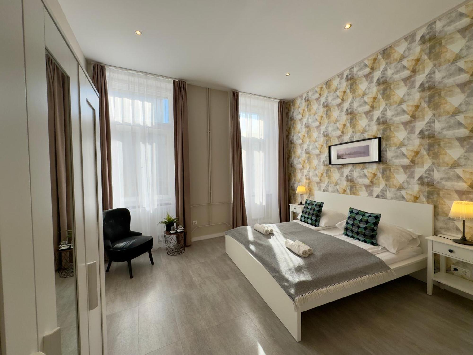 Center Rooms Мишкольц Экстерьер фото